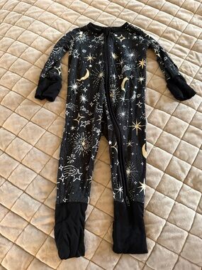 Little Sleepies Black Gold Moon & Star Zippy